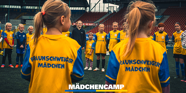 Cover Mädchencamp am NLZ